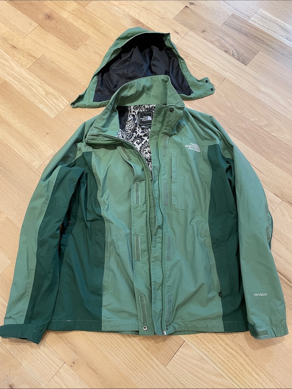 The North Face Womans Two-Tone Green HyVent Rain Jacket